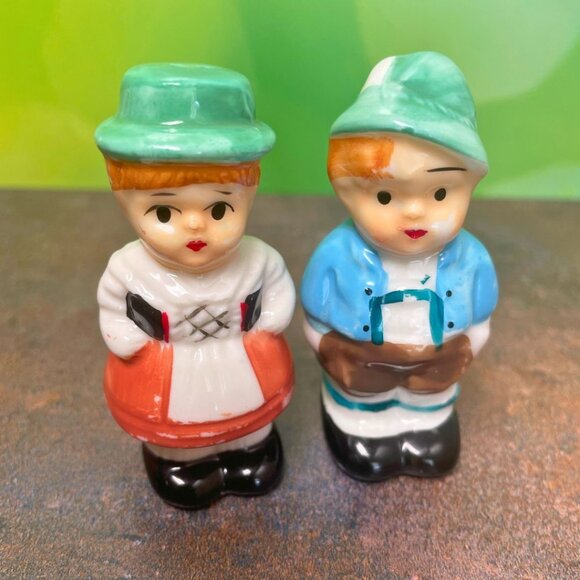 Vintage 1950s Goebel German Boy & Girl Salt & Pepper Shaker Set - Picture 3 of 11